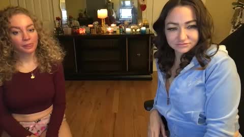 Snapshot of themrsnelson chatting on January 2, 7:44 am Cach Nelson online show from January 2, 7:44 am