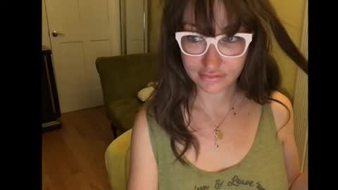 Snapshot of themrsnelson chatting on October 28, 8:59 am Cach Nelson online show from October 28, 8:59 am