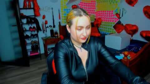 thenaughtygf online show from February 25, 9:07 pm