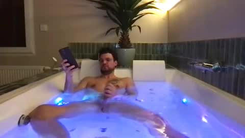 thenudeworldrover online show from April 19, 9:06 pm