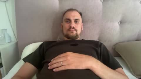 theonetojerkwith online show from August 4, 12:01 pm