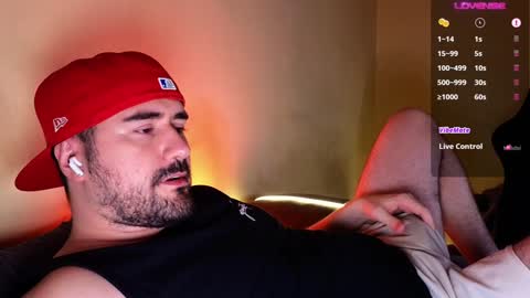 Snapshot of theoravi chatting on December 3, 3:26 am Theo Ravi online show from December 3, 3:26 am