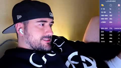 Snapshot of theoravi chatting on September 24, 3:02 am Theo Ravi online show from September 24, 3:02 am