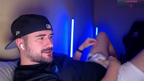 Theo Ravi online show from March 22, 3:43 am