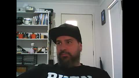 aussiebeard online show from December 27, 3:42 am