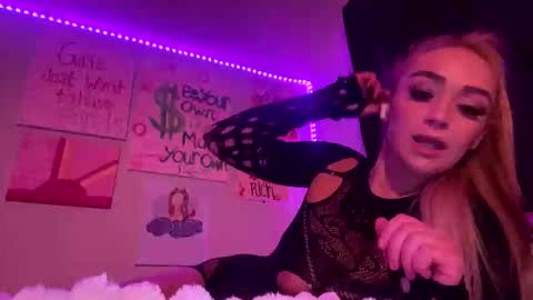 therealbabygofficial online show from November 28, 6:32 am