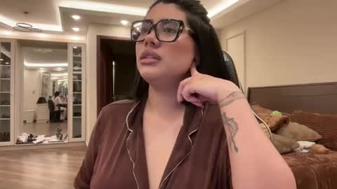 Snapshot of therealcamilabaddie chatting on October 1, 4:44 am therealcamilabaddie online show from October 1, 4:44 am