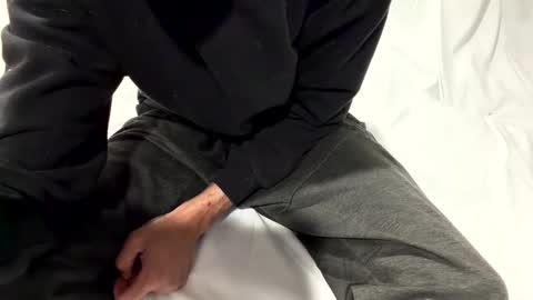 therealjoeybates online show from April 15, 2:48 am