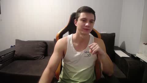 Snapshot of theroadtomars chatting on January 6, 11:42 pm Nick online show from January 6, 11:42 pm