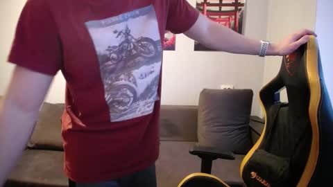 Nick   online show from March 24, 3:40 pm