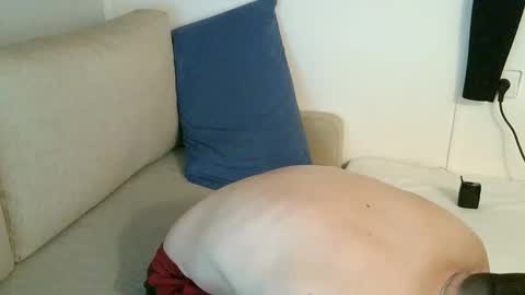 Snapshot of thesagie chatting on December 6, 7:06 pm VEGAS online show from December 6, 7:06 pm