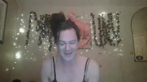 sillymillie0 online show from April 14, 5:33 am