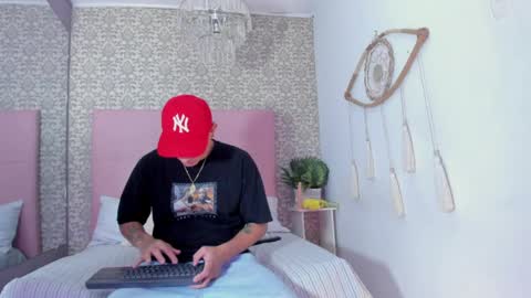 Thiago  online show from April 5, 1:30 pm