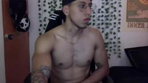 thiago_happy online show from March 2, 4:07 am