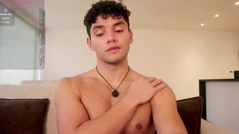 Just Thiago  online show from January 9, 6:13 pm