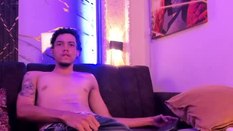 Thiago online show from April 30, 8:57 pm