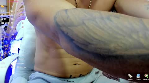 Snapshot of thiagof__x chatting on March 9, 2:50 am Thiago online show from March 9, 2:50 am