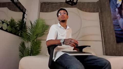 ThiagoFerreti online show from October 11, 3:44 am