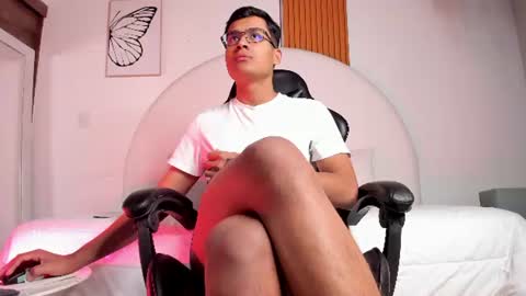thiagovega_ online show from July 4, 4:05 am