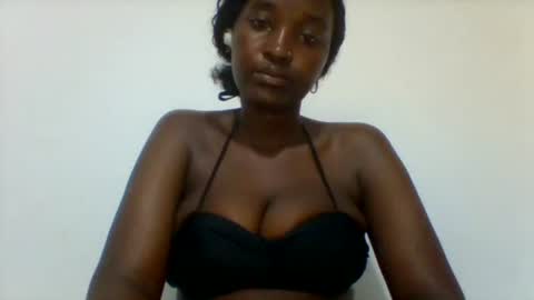 Snapshot of thick_eviey chatting on October 4, 8:45 am love online show from October 4, 8:45 am