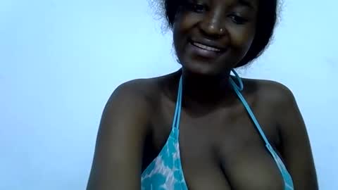Snapshot of thick_eviey chatting on September 20, 7:33 am love online show from September 20, 7:33 am