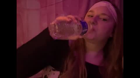 Ariel online show from March 2, 7:12 pm