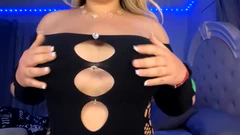 thicklatinamami1 online show from May 11, 7:04 am