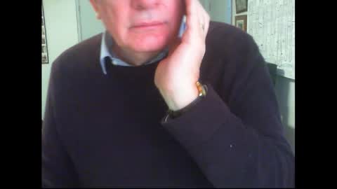 Snapshot of thickmelnik chatting on October 1, 6:12 am James online show from October 1, 6:12 am
