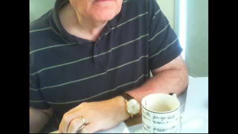 Snapshot of thickmelnik chatting on October 17, 4:05 am James online show from October 17, 4:05 am