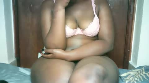 Thickybabe011 online show from December 12, 10:24 am