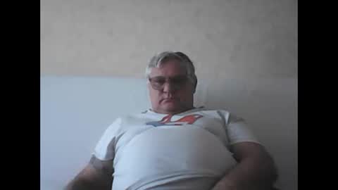 Snapshot of thierrysymp chatting on September 28, 9:18 am Thierrysymp online show from September 28, 9:18 am
