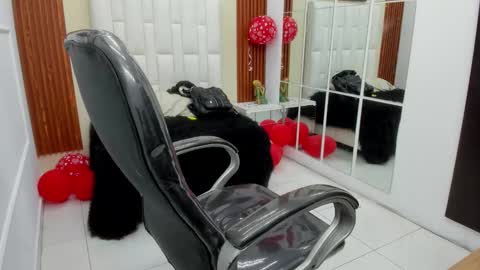  THIAGO COLLINS  online show from February 27, 11:30 pm