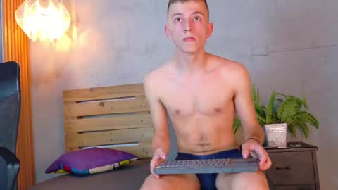 Thiago online show from May 20, 8:48 pm