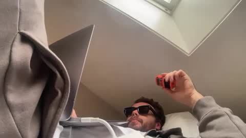 Thinking About This New Girl online show from March 6, 2:29 pm