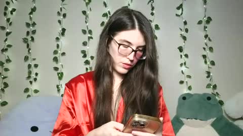 thistlefernsby online show from June 29, 3:14 am