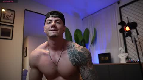 Thomas Falcon online show from February 20, 11:18 pm