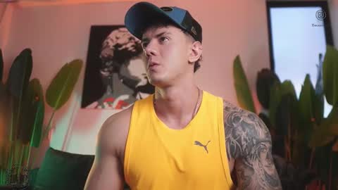 Thomas Falcon online show from November 30, 2:07 am