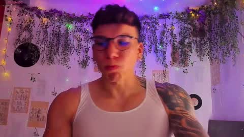 Thomas Grey online show from February 11, 10:18 pm