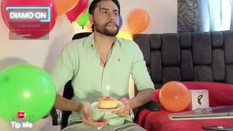 Thomas online show from December 5, 6:27 pm