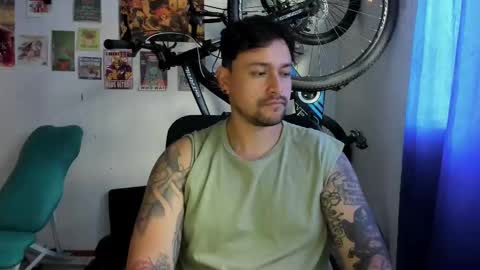 Thomas online show from November 25, 5:23 pm