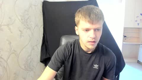 Snapshot of thomas_shelbivip chatting on September 19, 9:24 am Tomas online show from September 19, 9:24 am
