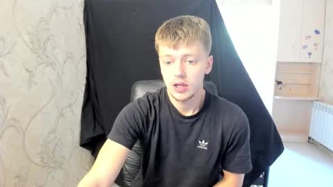 Snapshot of thomas_shelbivip chatting on September 20, 9:56 am Tomas online show from September 20, 9:56 am