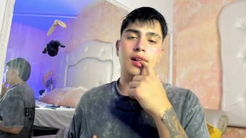 Thomas and Faon  online show from April 2, 4:31 am