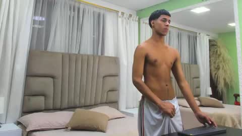 Thomas Valkov online show from May 10, 11:49 am