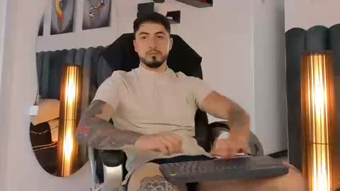 Snapshot of thomasmarzo1 chatting on September 25, 8:05 pm sweetfit boy online show from September 25, 8:05 pm