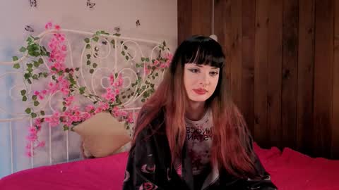 Snapshot of thomasperlow chatting on October 16, 9:42 am Bella online show from October 16, 9:42 am