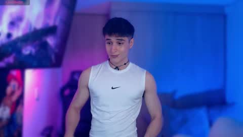 Thom Klein online show from February 25, 8:01 pm