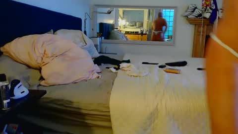 Snapshot of thongmuscle chatting on December 2, 2:58 pm ThongMuscle online show from December 2, 2:58 pm