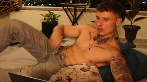 Sebastian online show from January 18, 1:52 am