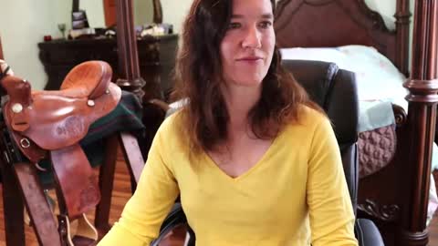 ThornburyRose online show from March 3, 8:32 pm